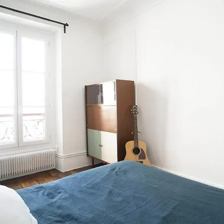 Charming Apartment In The Heart Of Montmartre *
